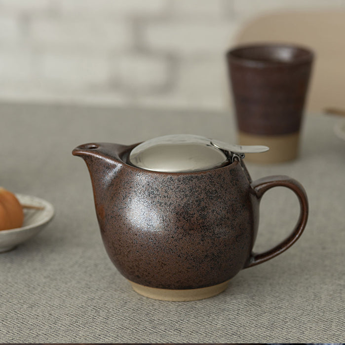 ZERO JAPAN Round Ceramic Teapot 15oz Iron Brown / by ZERO JAPAN