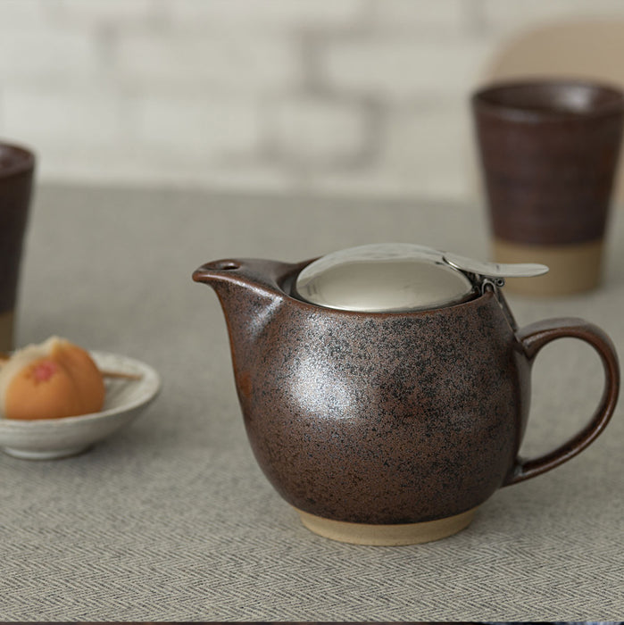 ZERO JAPAN Round Ceramic Teapot 15oz Iron Brown / by ZERO JAPAN